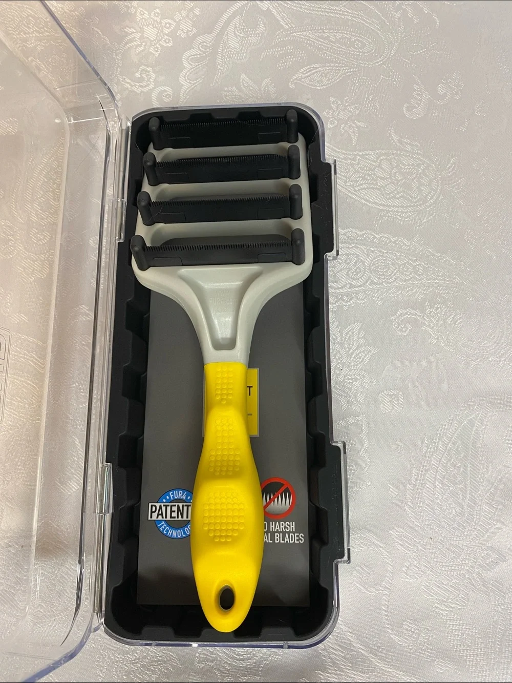 EUC FUR4 Short Hair Cat Deshedding Tool, Yellow
